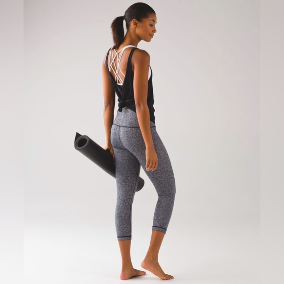 Lululemon Wunder Under High Rise Crop *23 w/luon fabric in heather - size 4 - Picture 3 of 13